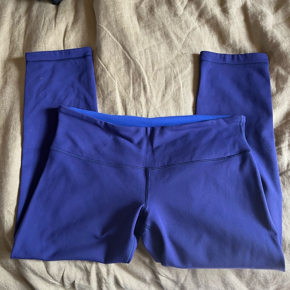 EUC Lululemon Leggings in Two-Tone Blue/Indigo - Reversible - Size 8 - 22.5"